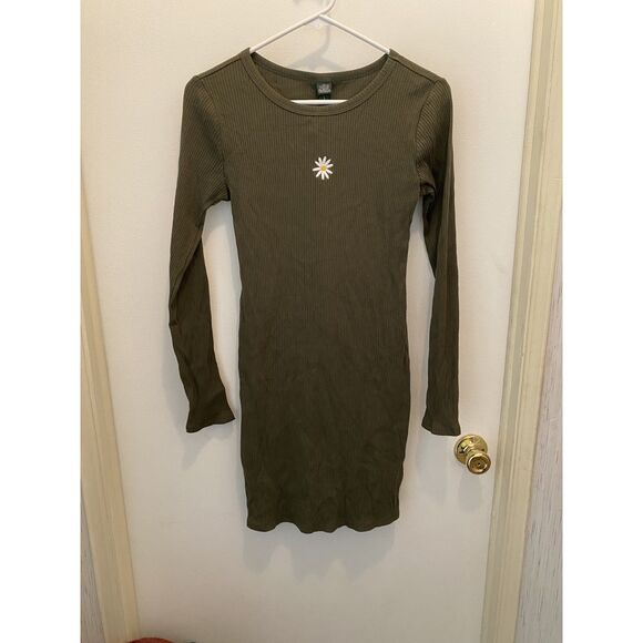 Wild Fable Green with Daisy Scoop Neck Dress Size S - Picture 1 of 3
